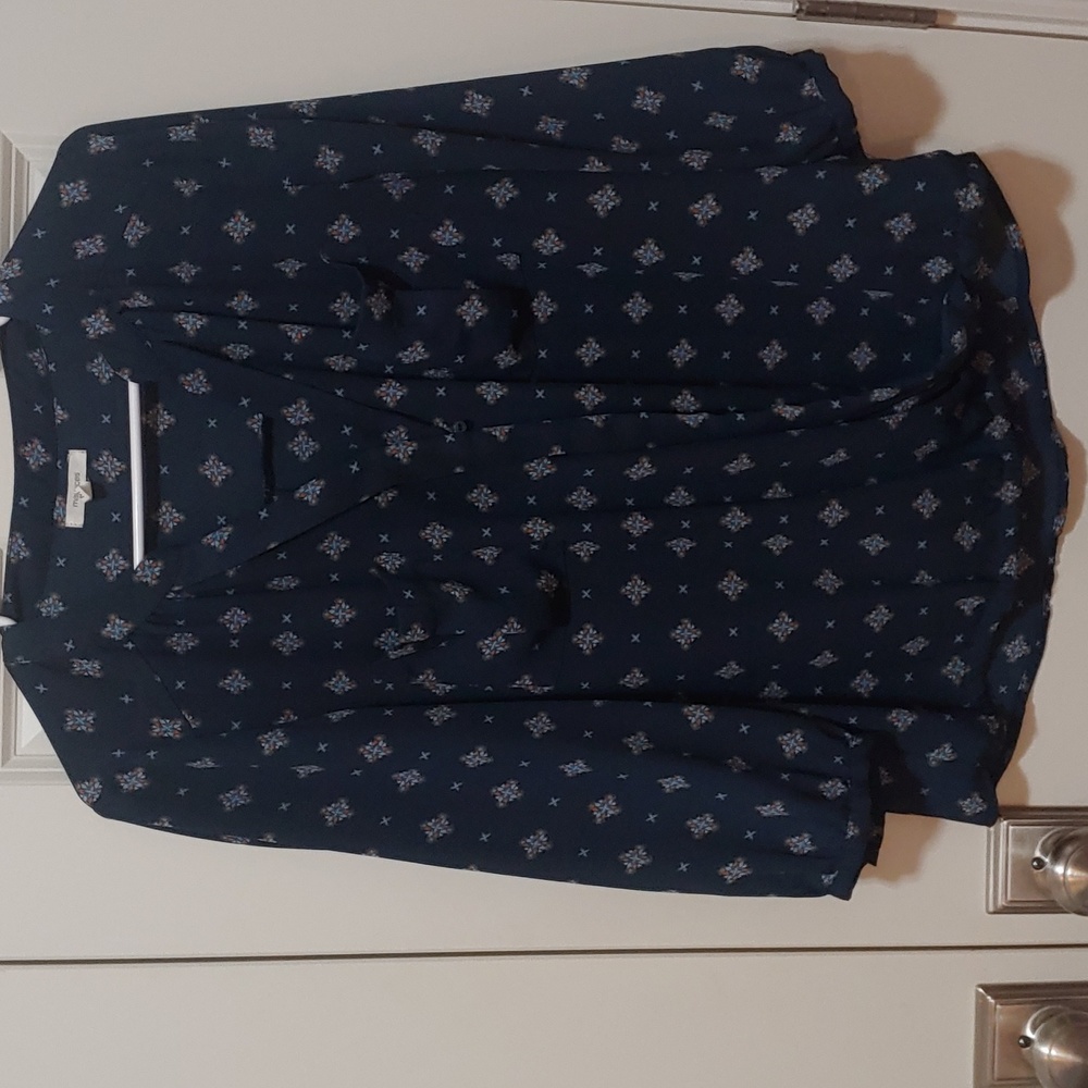 Flowy Blouse - Picture 2 of 3
